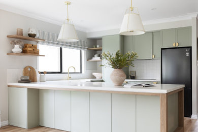 Photo of a contemporary kitchen in Gold Coast - Tweed.