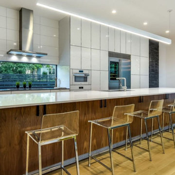 Two-Toned High Gloss Kitchen with Wood