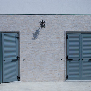 Interrato con facciata rivestita