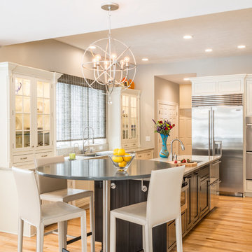 White Kitchen w/ Elipse