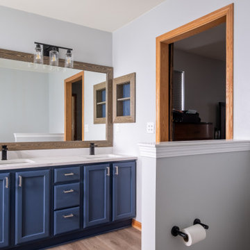 Modern Elegance Meets Functionality in the Primary Bath