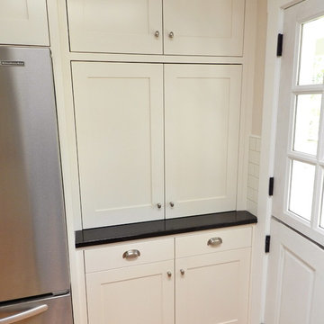 Retro kitchen for 1950 Santa Fe residence