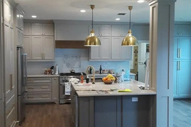 Inspiration for a timeless kitchen remodel in Houston