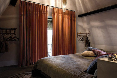 Bedroom - contemporary bedroom idea in Amsterdam