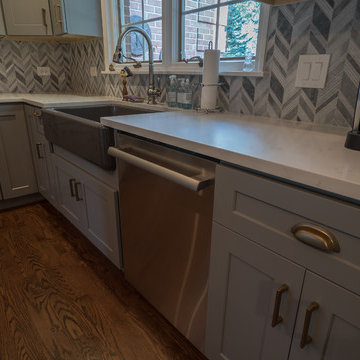 Transitional Kitchen with Marble | Northbrook, IL