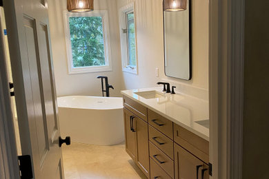 Example of a transitional bathroom design in Seattle