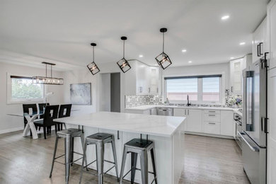 Trendy kitchen photo in Calgary