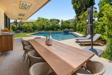 Example of a trendy pool design in Orange County