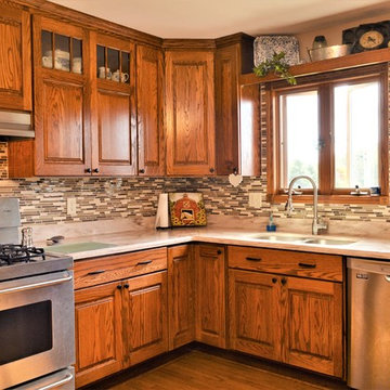 North Liberty, IN. Haas Signature Collection. Country Style Oak Kitchen