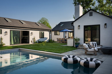 Transitional pool photo in Los Angeles