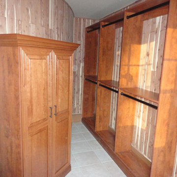 2018: Large Walk In with Shoe Wall and Stand Alone Wardrobes