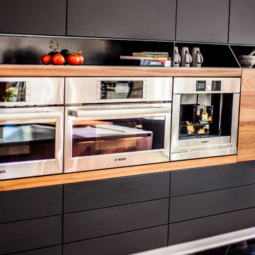 Urban Kitchen in Walnut