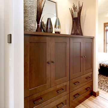 Door style: Pendleton W | Species: Maple | Finish: Harvest, Autumn
