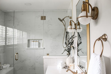 Inspiration for a timeless bathroom remodel in Cleveland