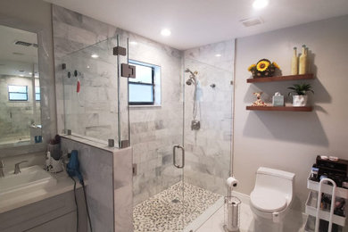 Example of a bathroom design in Miami