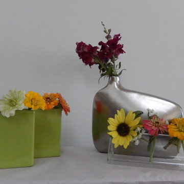 Funky Vases & flower arrangements from Snapdragon Home Decor