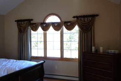 Elegant bedroom photo in Boston