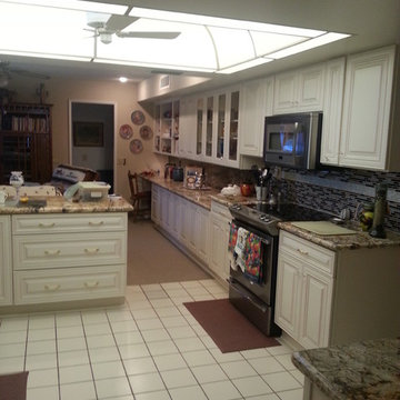 Charleston Antinque White Kitchen
