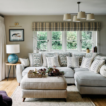 Thatched Cottage - Family living room