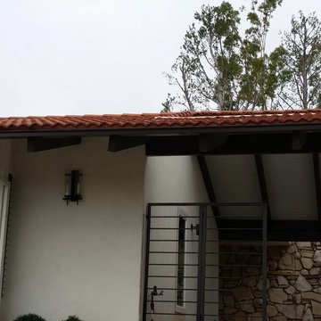 Seamless Box Style Gutters on Tile Roof Home in Santa Ana