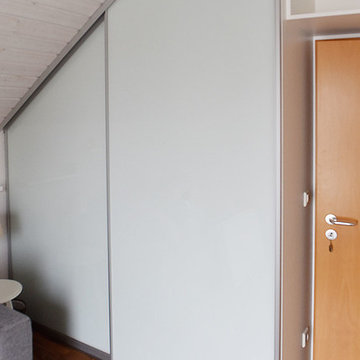 Einbauschrank in Dachschräge