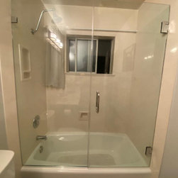 Kobe, San Diego - Shower Doors