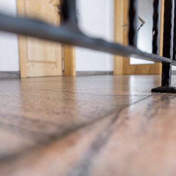 60er Jahre Steintreppenhaus mit dünnen Steinstufen modernisieren