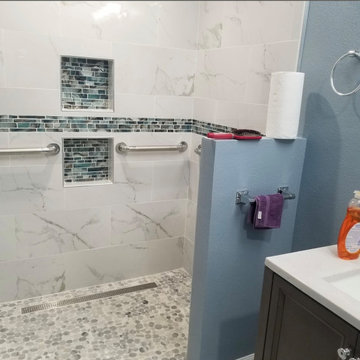 Walk-In shower/ handicap accessible / curb-less shower
