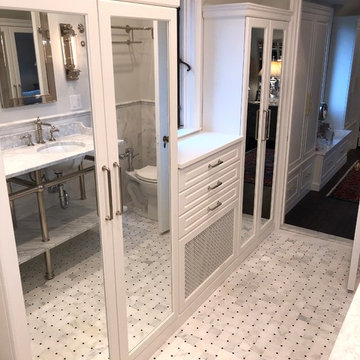 Silverman’s master bathroom