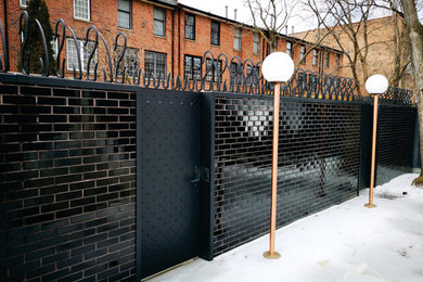 Inspiration for a mid-century modern exterior home remodel in Toronto