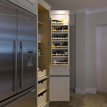 Handpainted Plain Shaker - Larder 20124069
