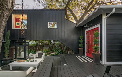 Houzz Tour: A Clever Skybridge Connects Old and New in Texas