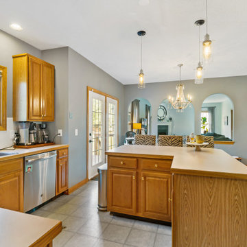Contemporary Kitchen in North Canton