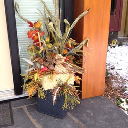 Seasonal Containers - Outdoor Pots And Planters