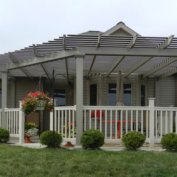 Contemporary Pergola in Bluffton, IN