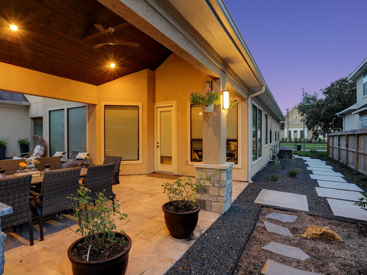 Outdoor Kitchen - Outdoor Kitchen