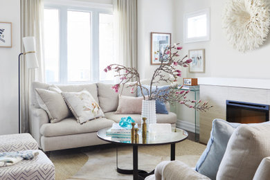 Inspiration for a living room remodel in Toronto