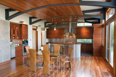 Inspiration for a contemporary kitchen remodel in New York