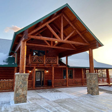 Moss Rock Natural Thin Stone Veneer Entry and Stone Pillars