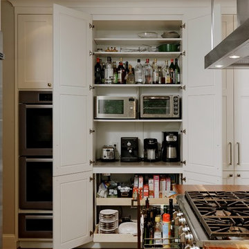 Chevy Chase, Maryland -Transitional - Bright Kitchen Design