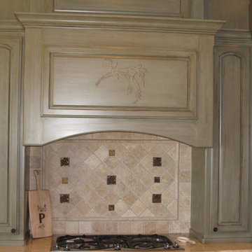 Kitchen Cabinet Revival / Range hood