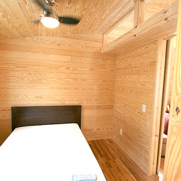 Artistically Customized Guest Cabin