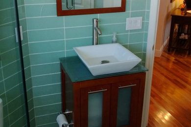 Bathroom - modern bathroom idea in Tampa