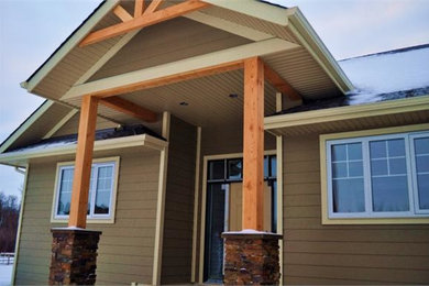Traditional exterior home idea in Edmonton