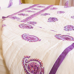 Attiser - Paisley Quilt - Bedroom Products