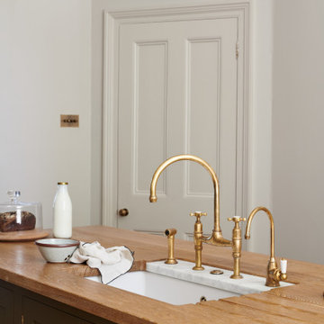 The Regent's Park Kitchen by deVOL