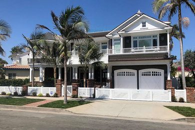 Arts and crafts garage photo in San Diego