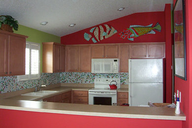 Kitchen - eclectic kitchen idea in Houston