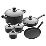Scanpan - Scanpan Classic - 11 Pc. Deluxe Cookware Set - Classic is the original, timeless SCANPAN series. Designed for gas and ceramic stoves and built for everyday use, year after year, Classic is your guarantee for success in the kitchen! The series' specially-designed base ensures even heat distribution, giving the pots and pans excellent boiling and frying properties. And the unique non-stick coating makes both cooking and cleaning a pleasure.