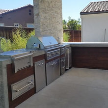 Outdoor Kitchen